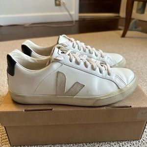 Veja Esplar Low Top Sneakers